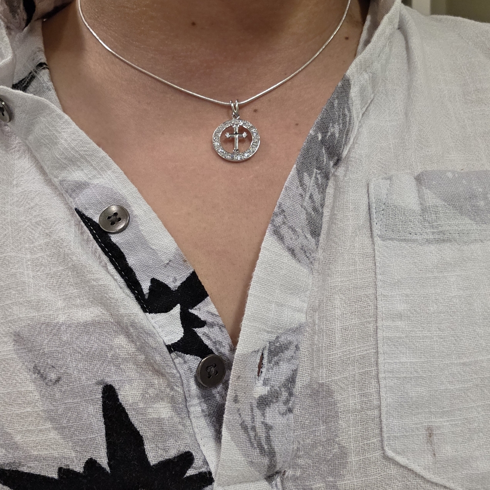 Elegant Silver Pendant Necklace